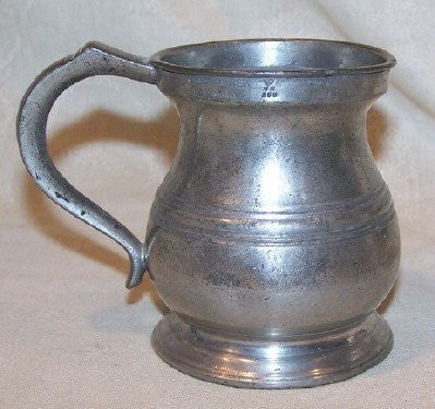 Chope balustre en étain motif XIXe siècle James Yates One Pint - Reproduction exacte de l'original du fabricant