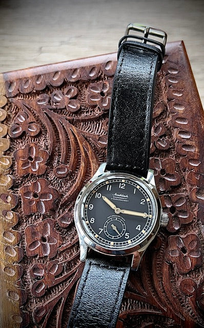 Reloj de piloto Aeschbach patrón WW2 Alemania Luftwaffe / Reichsluftfahrtministerium (RLM) con movimiento mecánico automático de 21 rubíes y cristal de zafiro