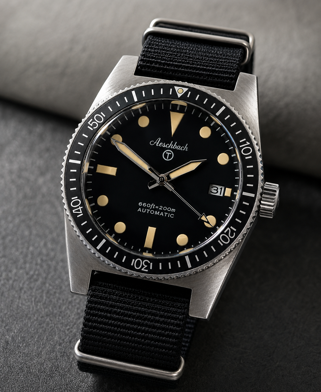 Reloj de buceo automático Aeschbach Classic de 24 rubíes con bisel cerámico y cristal de zafiro