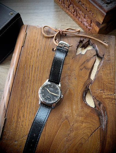 Reloj de piloto Aeschbach patrón WW2 Alemania Luftwaffe / Reichsluftfahrtministerium (RLM) con movimiento mecánico automático de 21 rubíes y cristal de zafiro
