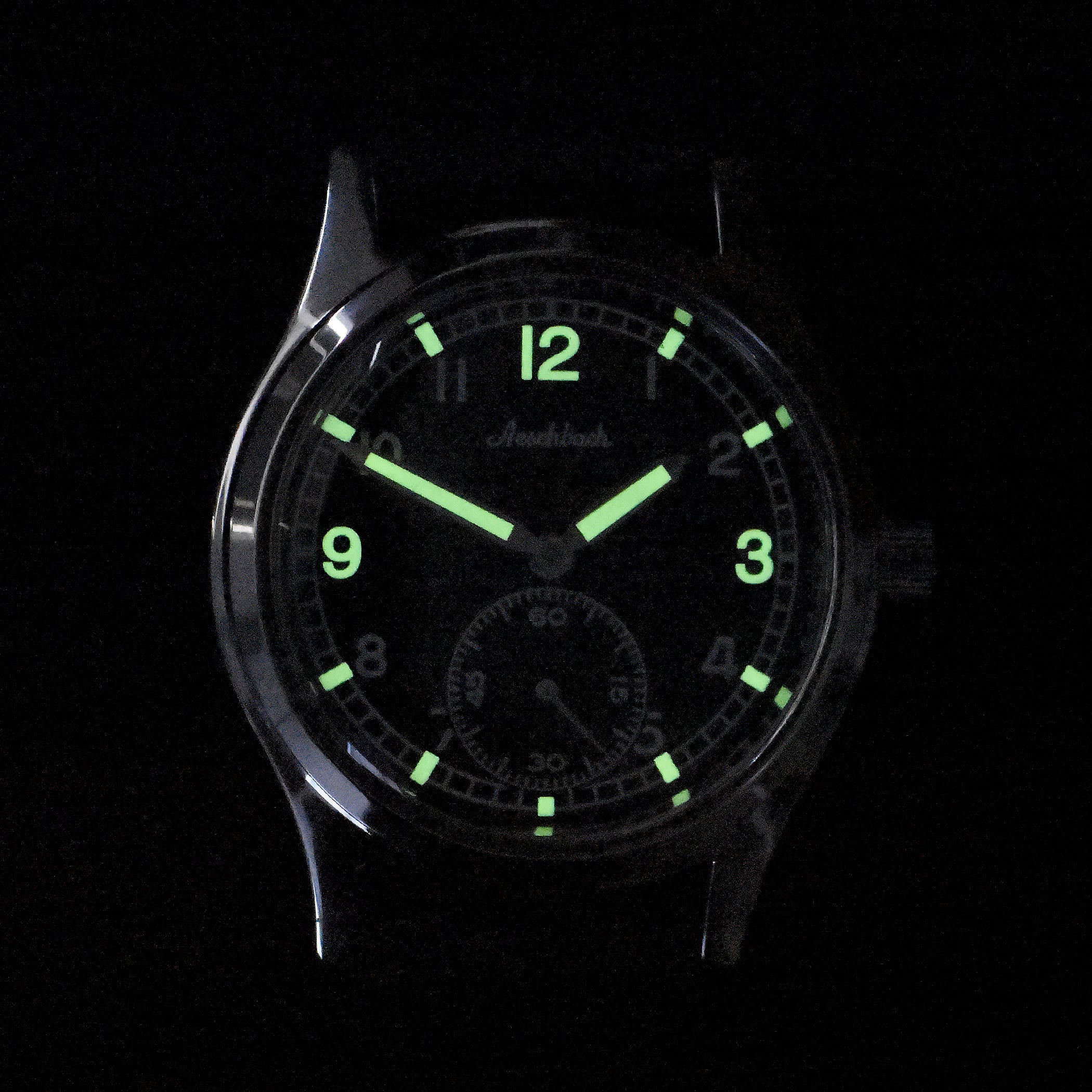 Reloj de piloto alemán Luftwaffe / Reichsluftfahrtministerium (RLM) patrón WW2 Aeschbach con cristal de caja de zafiro y movimiento mecánico automático de 21 rubíes